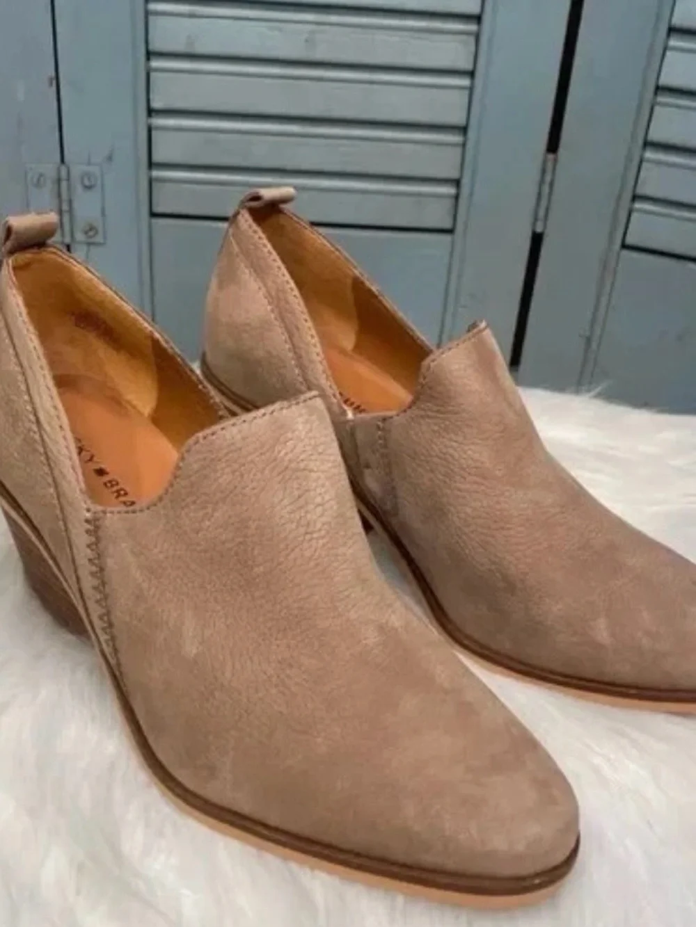 Lucky Brand women Taupe Suede Slip-On Loafers size 7.5